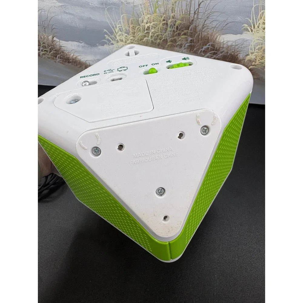 LeapFrog LeapStory Interactive Storyteller Projector Cube White Green Scout Dog